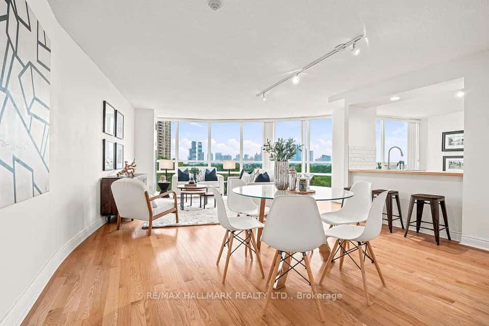 50 Eglinton Avenue W #607, Mississauga, ON L5R 3P5
