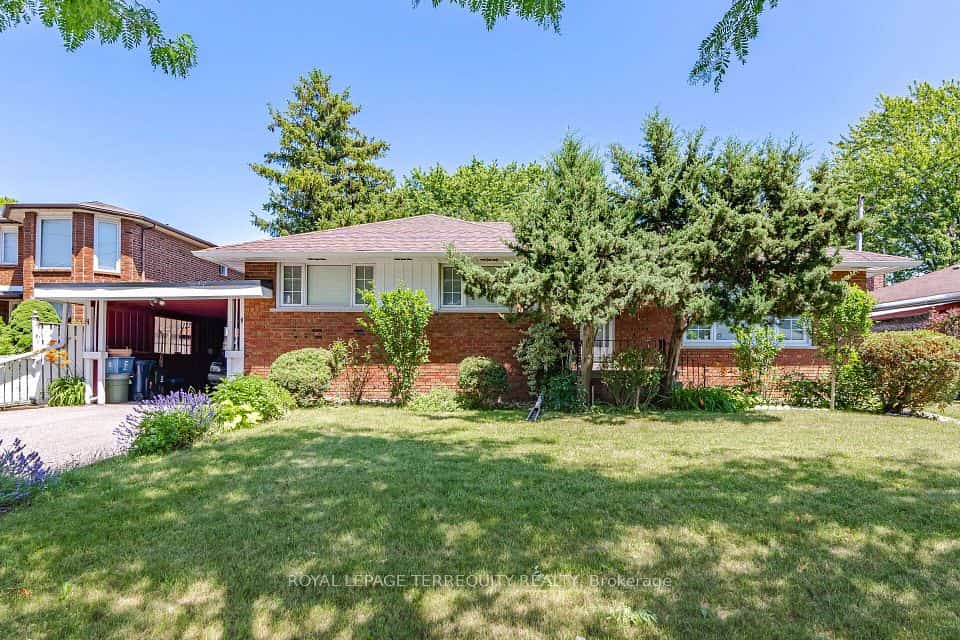 879 Scarborough Golf Club Road, Toronto, ON M1G 1J6