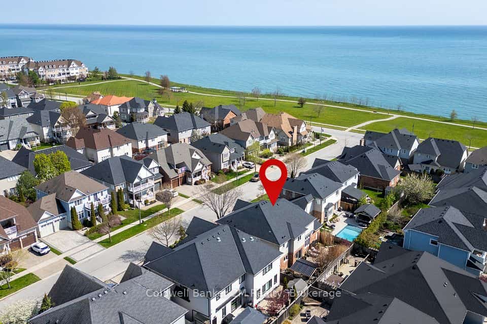 18 Corporal Patterson Lane, Clarington, ON L1B 0A7