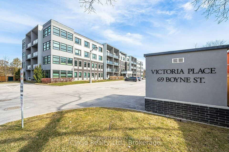 69 Boyne Street #402, New Tecumseth, ON L9R 0N5