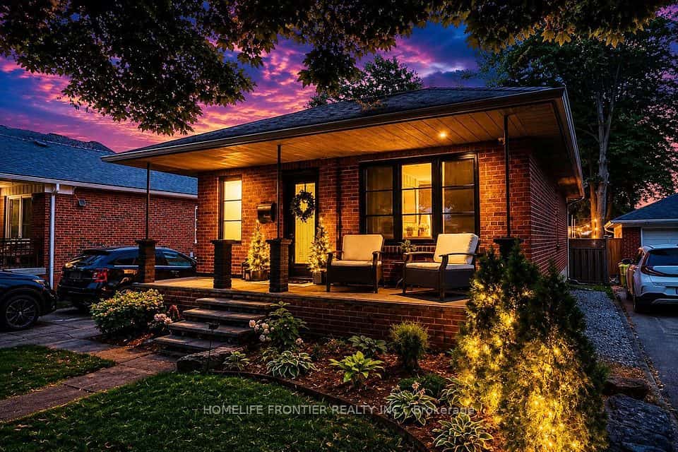 23 Whaley Drive, Toronto, ON M8W 2N2