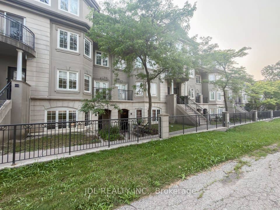 108 Finch Avenue W, Toronto