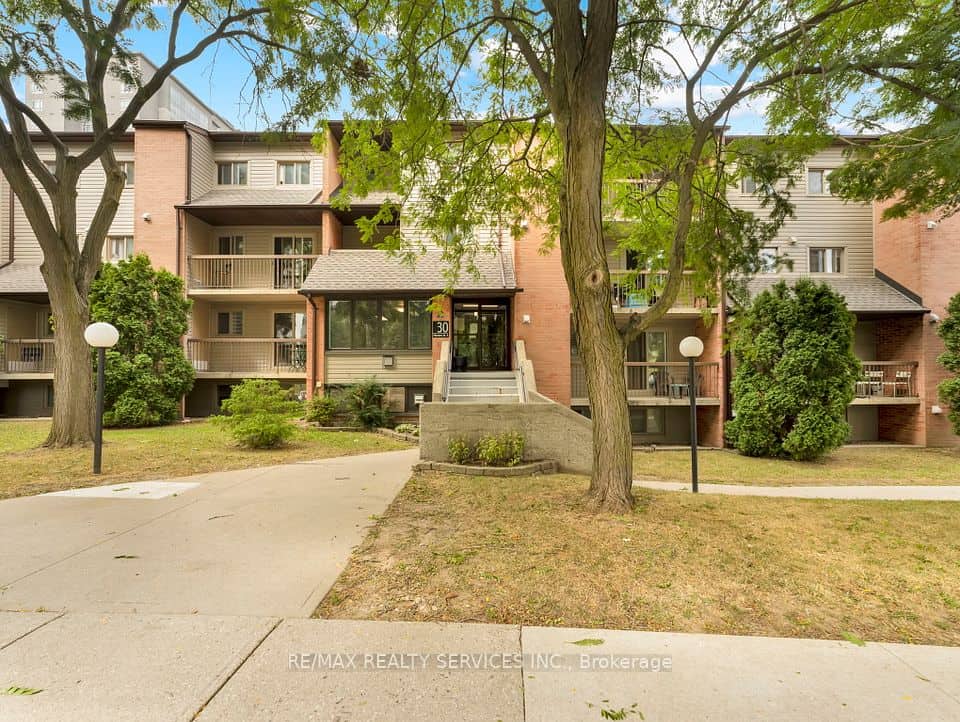 30 Hickory Street E, Waterloo, Waterloo