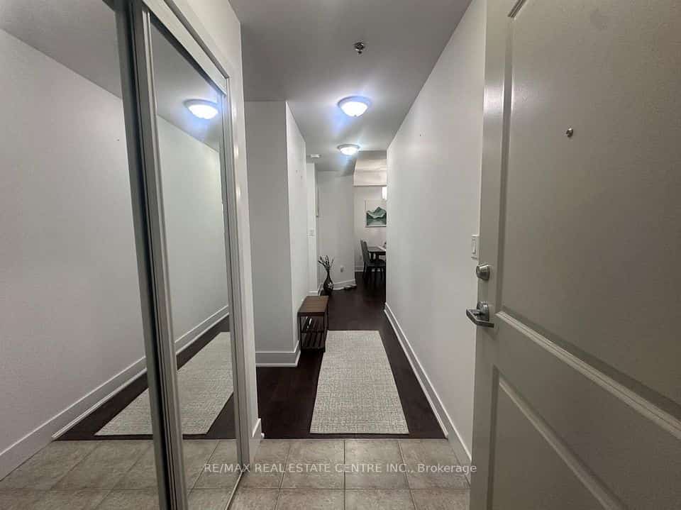 90 Charlton Avenue W #303, Hamilton, ON L8P 2C3