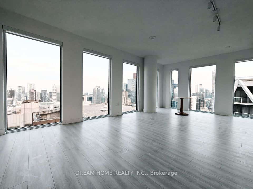 238 Simcoe Street #3604, Toronto, ON M5T 1T4
