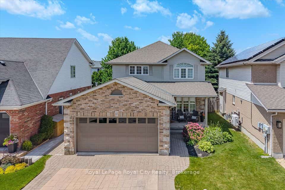 17 Carroll Crescent, Guelph, ON N1G 5B7