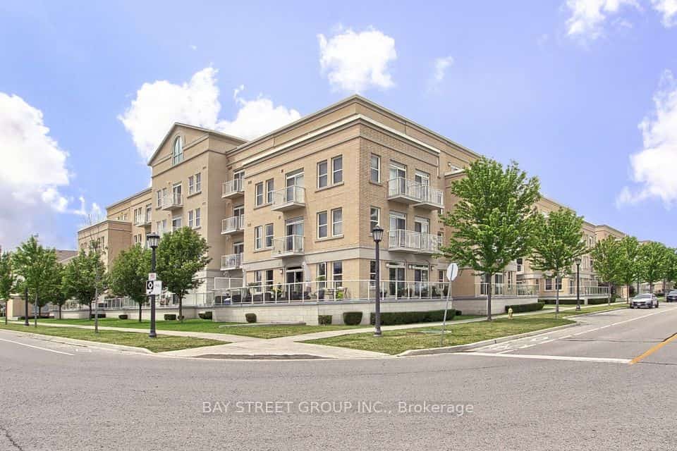 28 Prince Regent Street #PH8, Markham, ON L6C 0V5