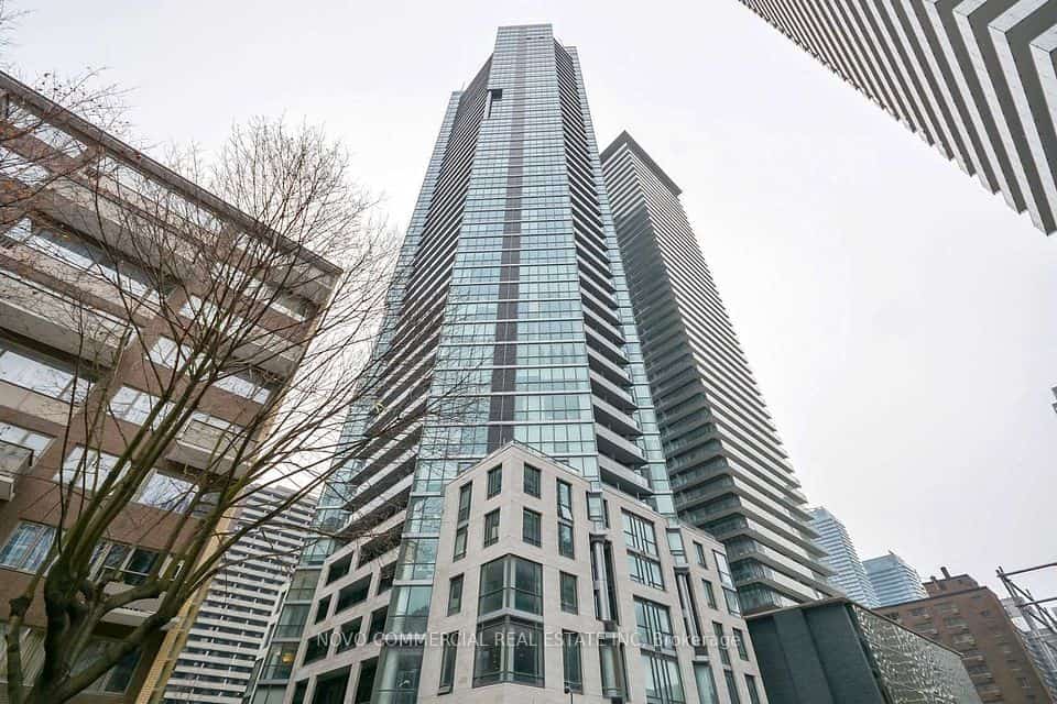45 Charles Street E #4802, Toronto, ON M4Y 1S2