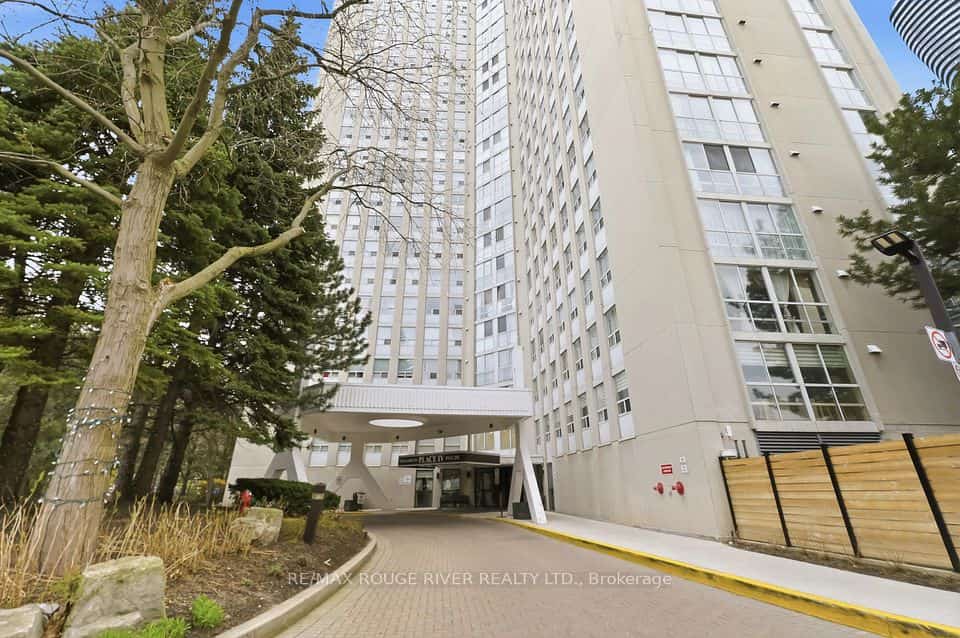 3650 Kaneff Crescent #1008, Mississauga, ON L5A 4A1