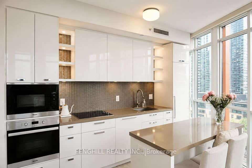 32 Davenport Road #1108, Toronto, ON M5R 0B5