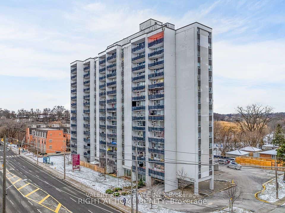890 Jane Street #1103, Toronto, ON M6N 4C3