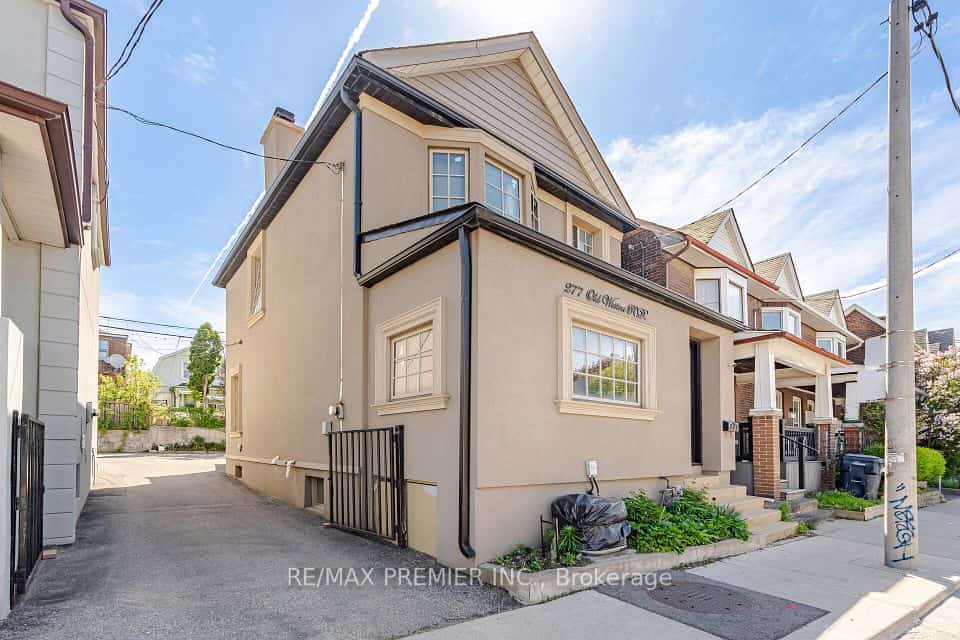 277 Old Weston Road, Toronto, ON M6N 3A7