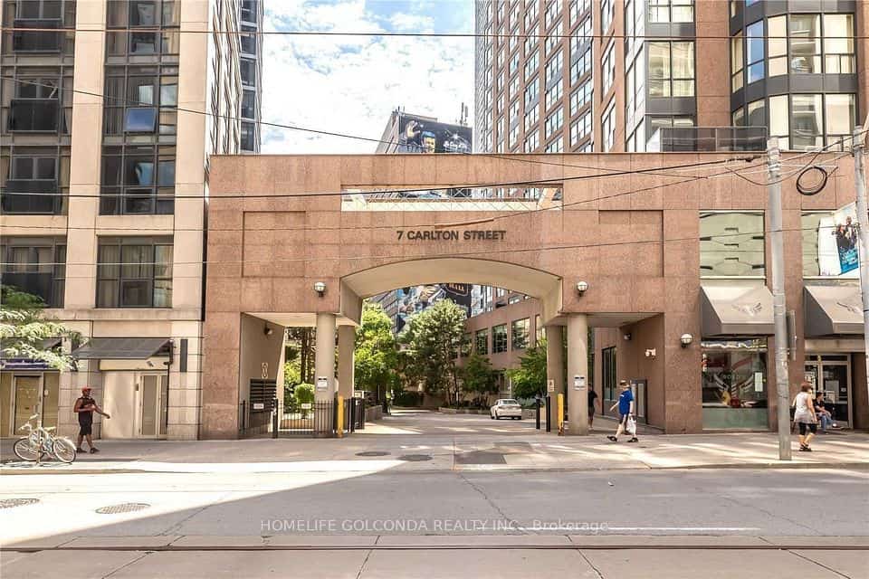7 Carlton Street #616, Toronto, ON M5B 2M3