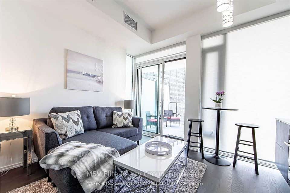 5 Soudan Avenue #1512, Toronto, ON M4S 0B1
