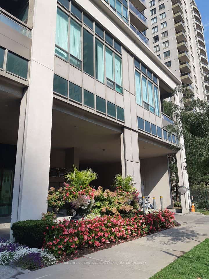 18 Parkview Avenue #2001, Toronto, ON M2N 7H7