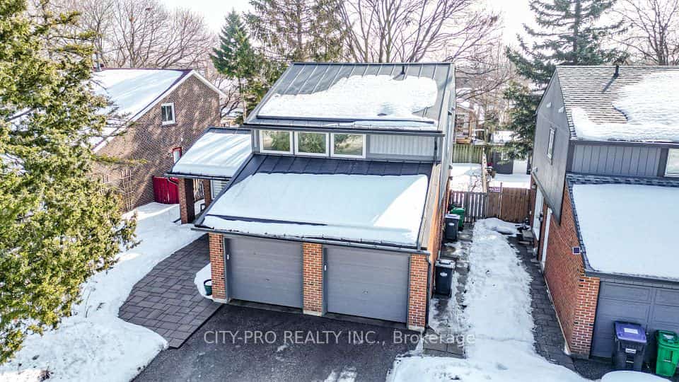 2848 Windwood Drive, Mississauga, ON L5N 1W6