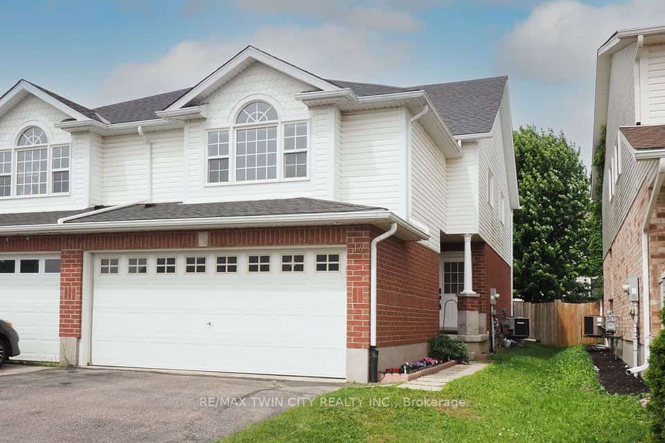 14 Donnenwerth Drive, Waterloo, ON N2E 3X2