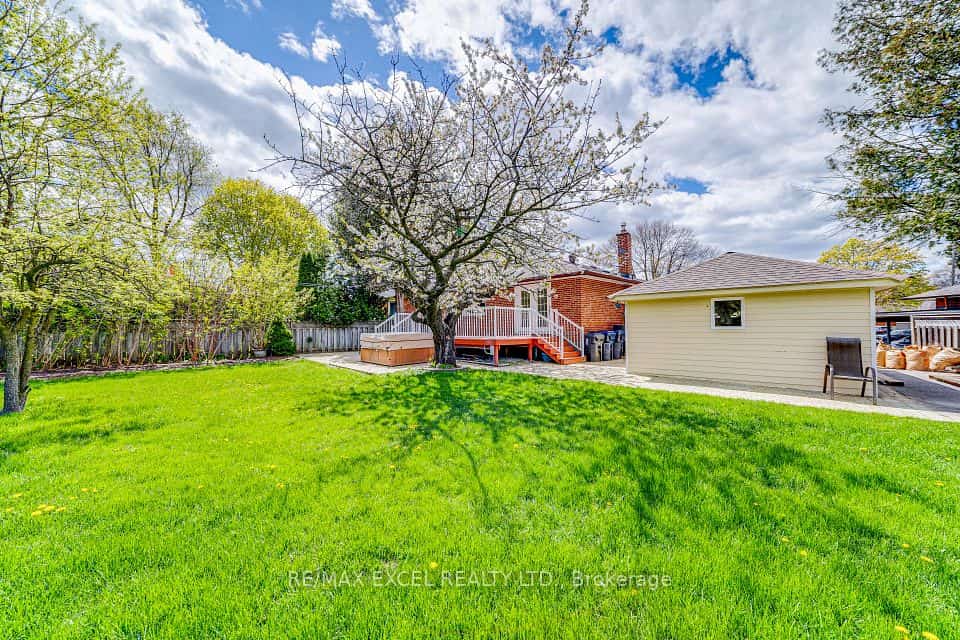 51 Tordale Crescent, Toronto, ON M1P 3X6