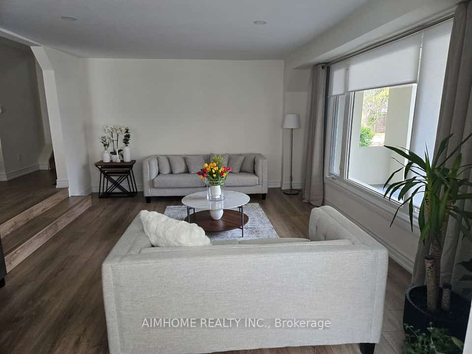 77 Sunset Beach Road, Richmond Hill, ON L4E 3G7