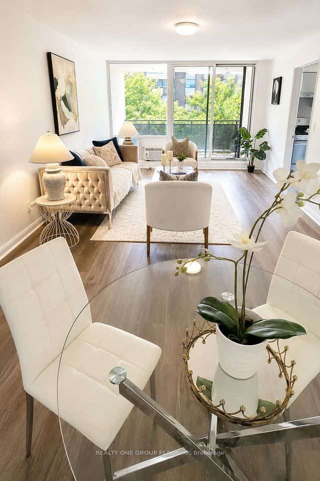 20 Gilder Drive Condos, Toronto