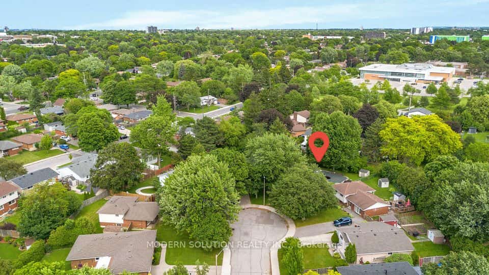 108 Fassett Court, Hamilton, ON L9G 4E7