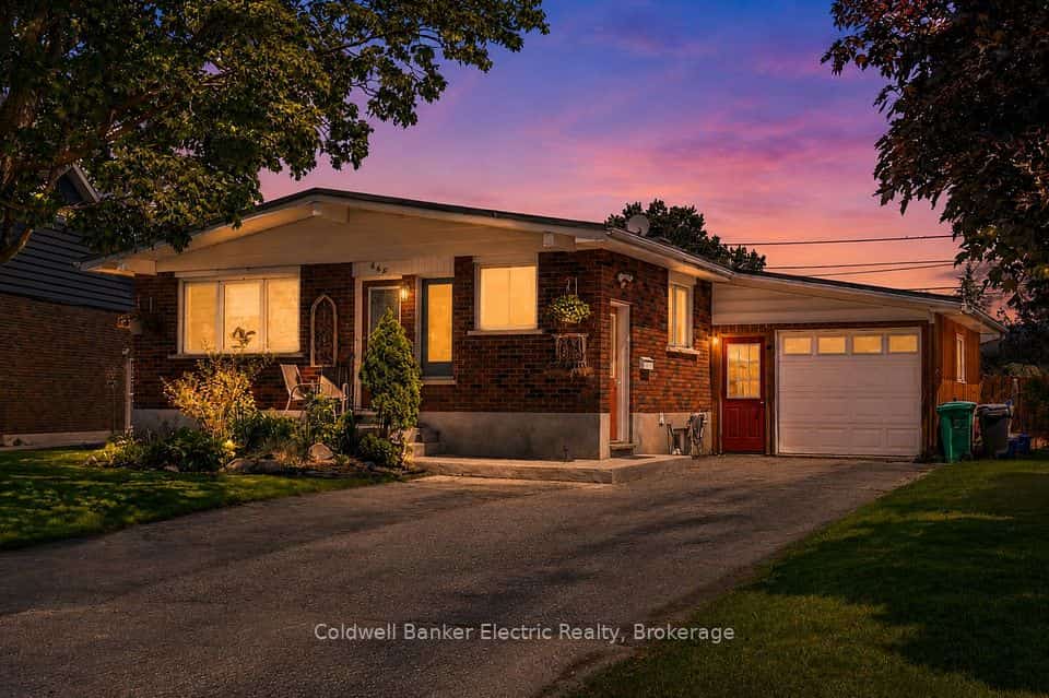 668 Barbara Crescent, Peterborough, ON K9J 3X5