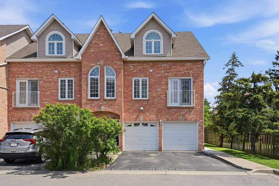 2055 Walkers Line, Burlington