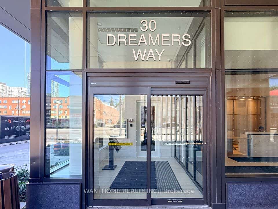 30 Dreamers Way Street #1018, Toronto, ON M5A 0Y7