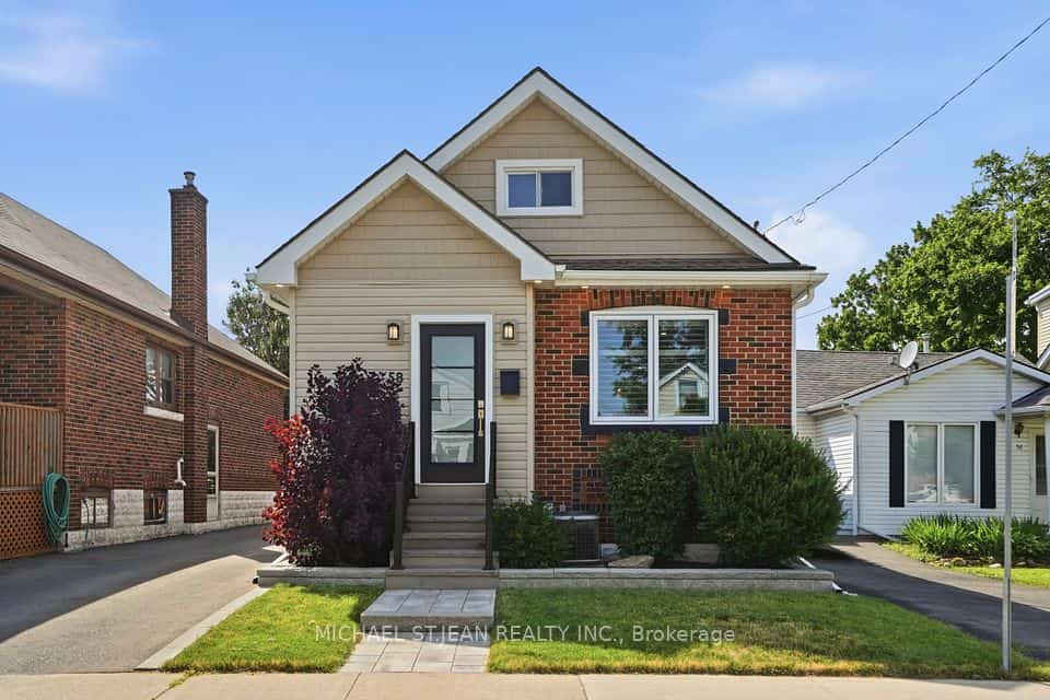 58 Tragina Avenue S, Hamilton, ON L8K 2Z3