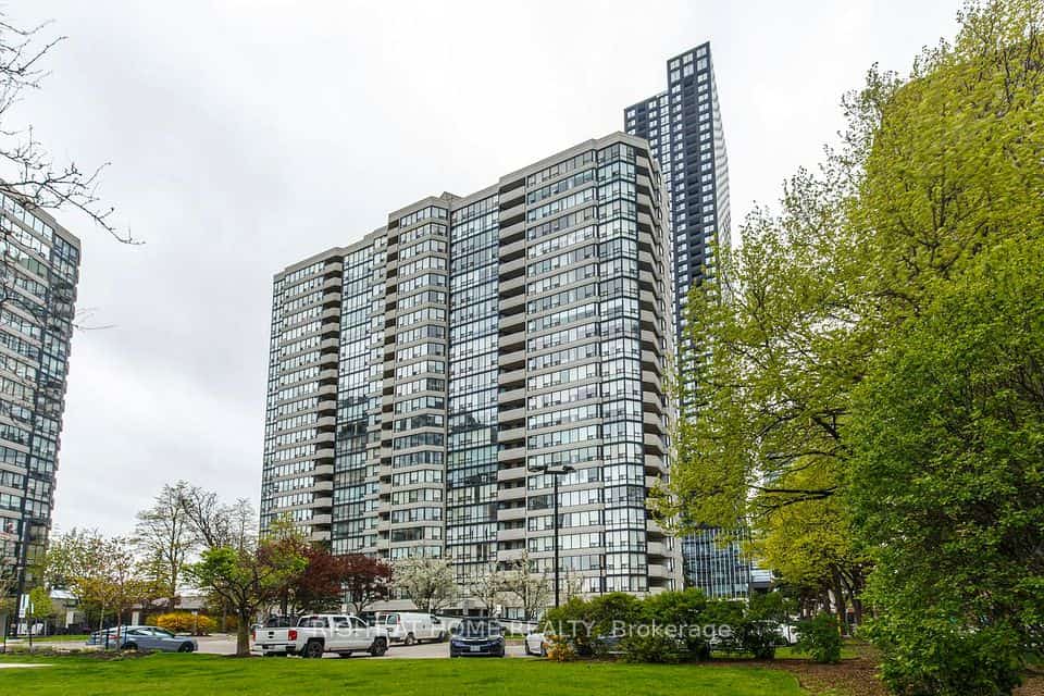 330 Rathburn Road W #306, Mississauga, ON L5B 3Y1