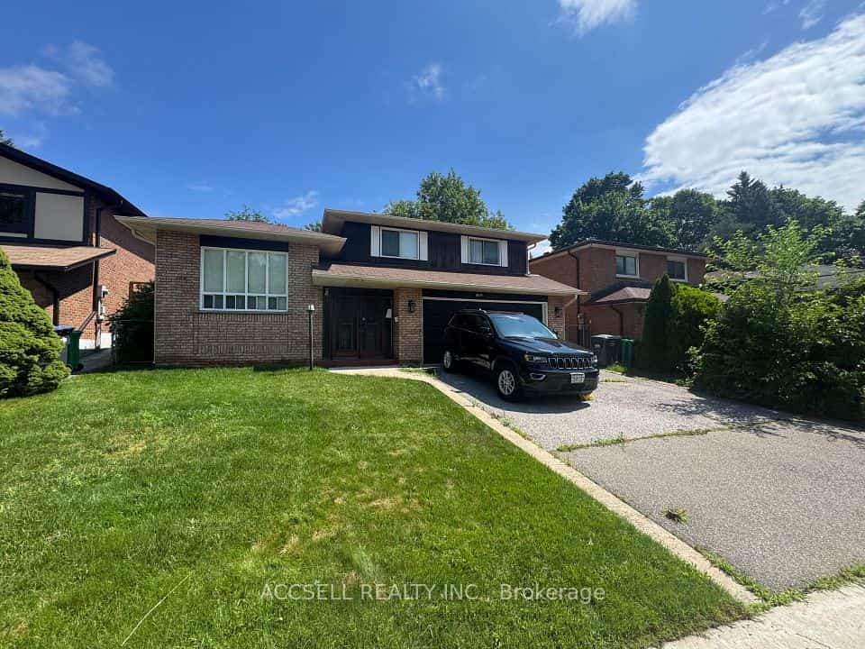 2439 Frayne Court, Mississauga, ON L5A 3X7