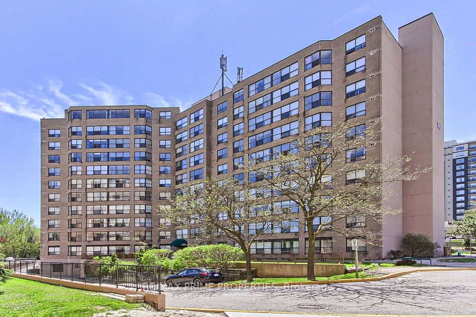 250 Davis Drive #603, Newmarket, ON L3Y 7T7