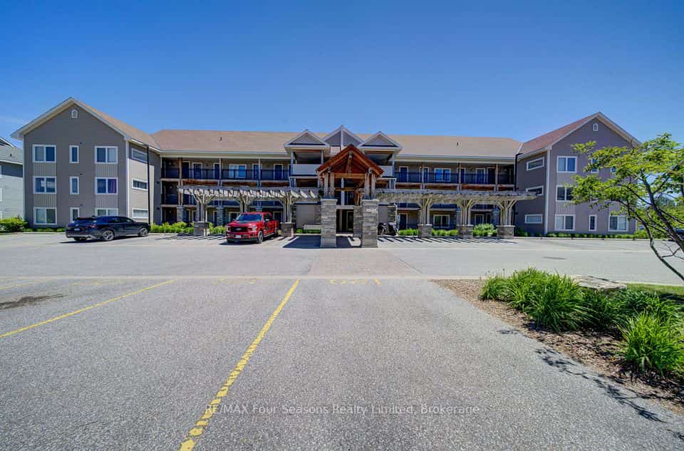 5 Anchorage Crescent #104, Collingwood, ON L9Y 0Y6