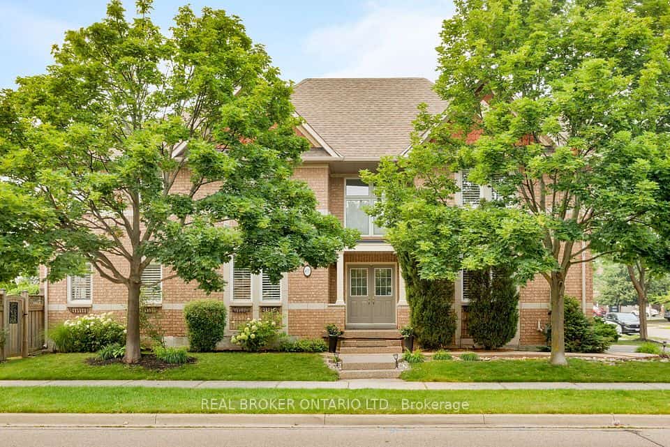 457 Ravineview Way, Oakville, ON L6H 6S8