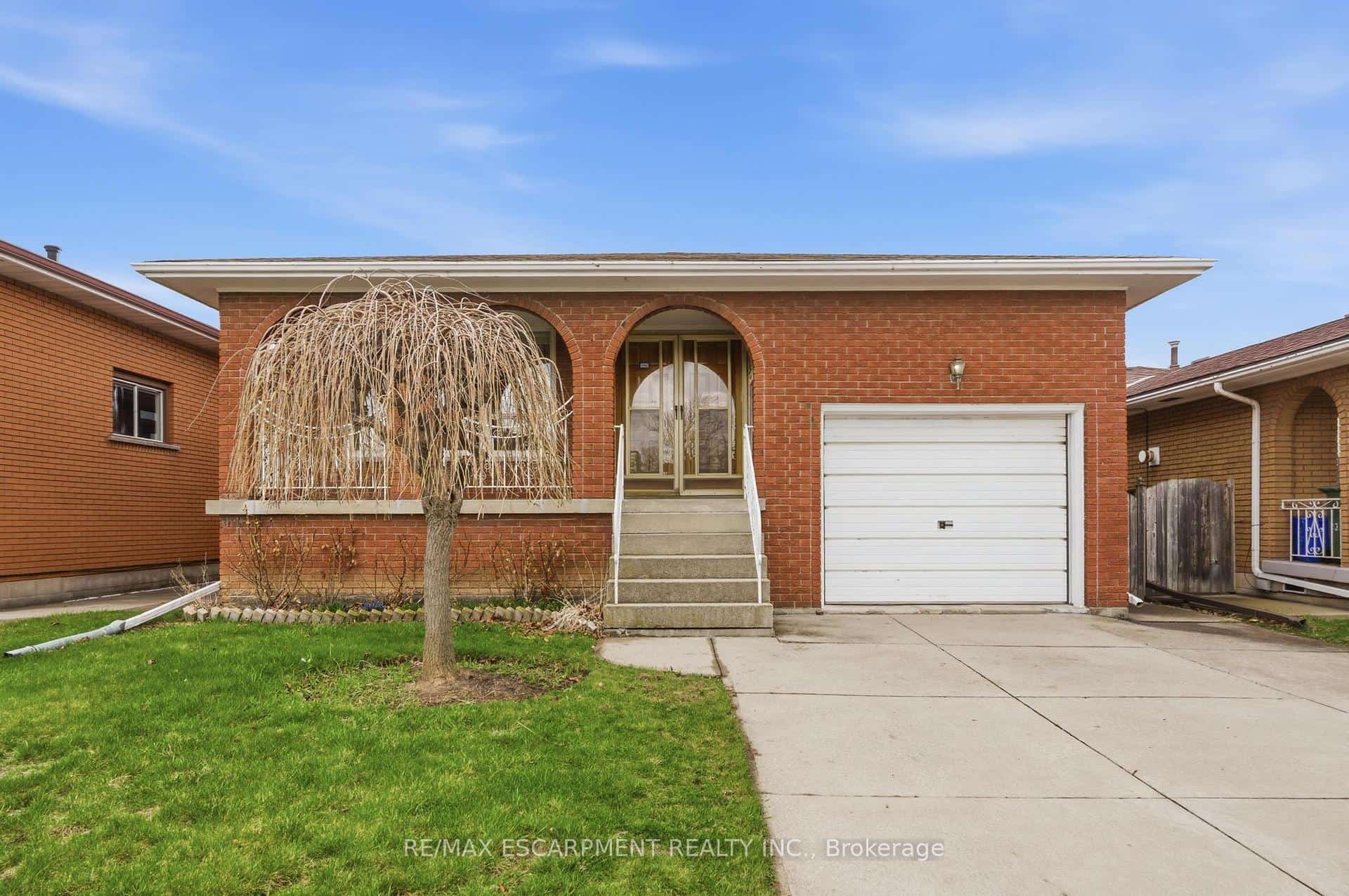 26 Adorn Court, Hamilton, ON L8E 3N2
