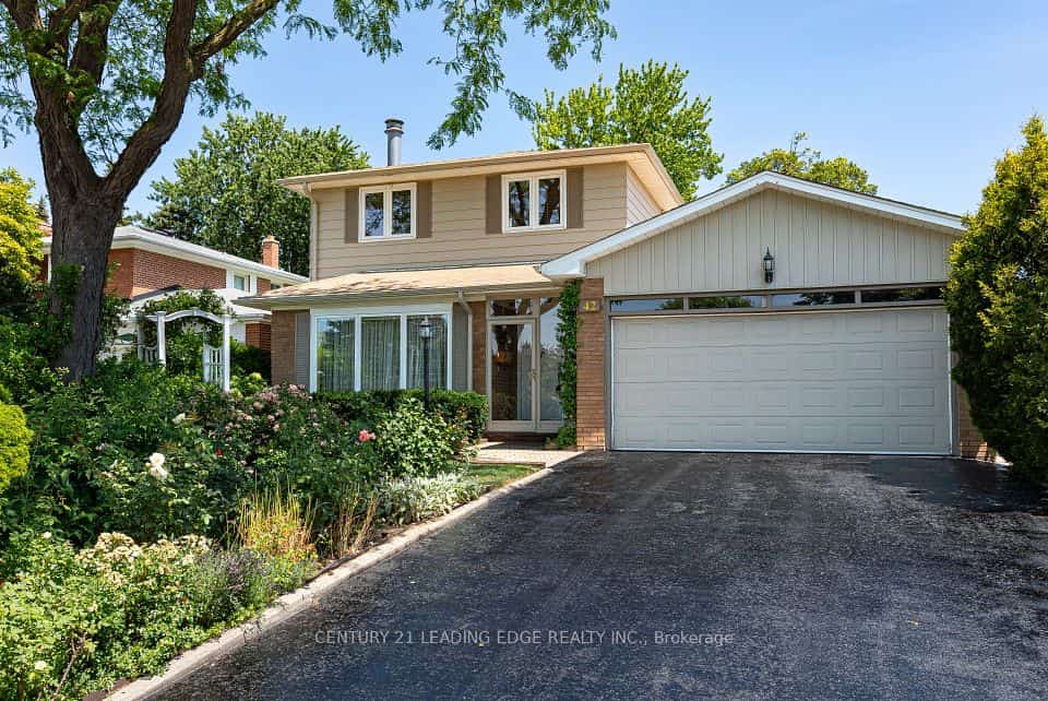 42 Kamloops Drive, Toronto, ON M2J 3R7