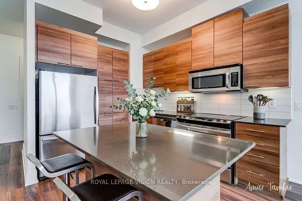 15 Viking Lane #PH5, Toronto, ON M9B 0A4