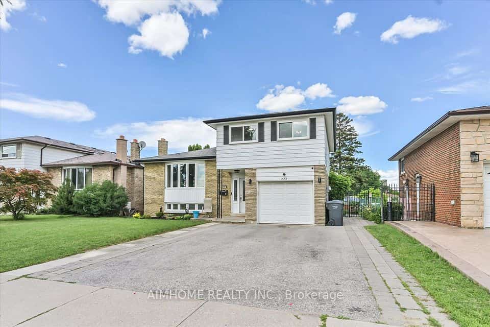 232 McMurchy Avenue, Brampton, ON L6Y 1Z5