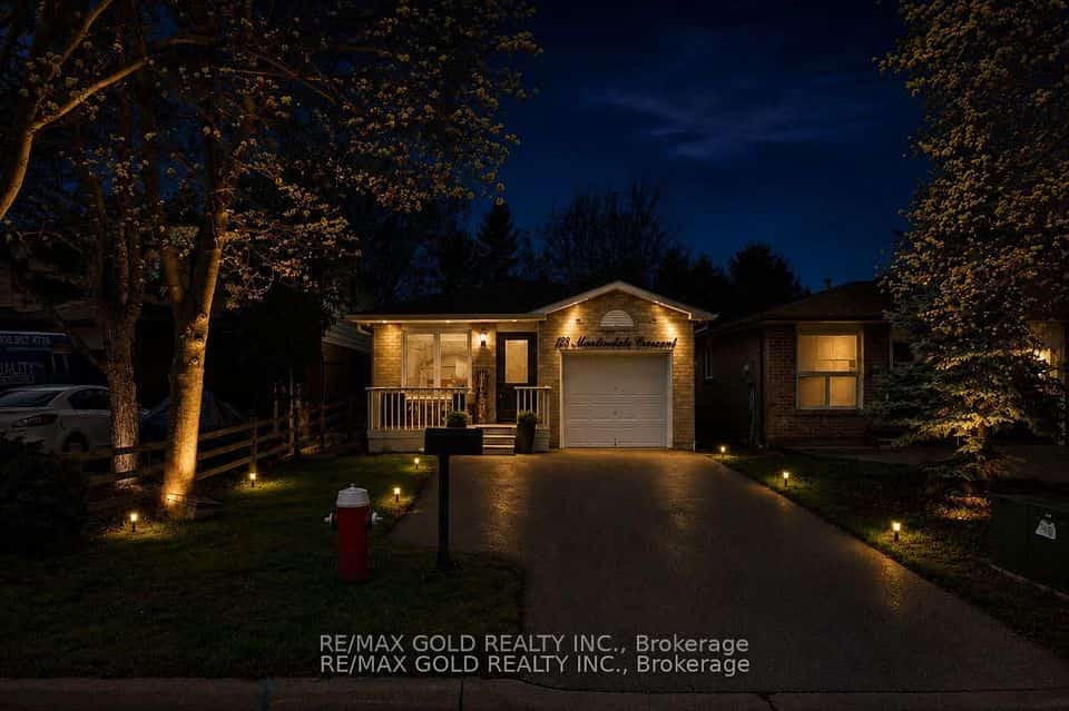 128 Martindale Crescent, Brampton, ON L6X 2V1