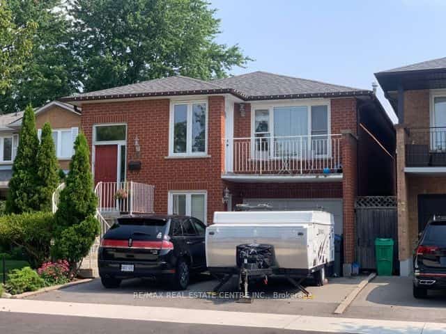 4386 Curia Crescent, Mississauga, ON L4Z 2X3