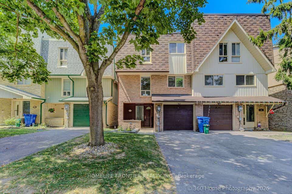 92 Poplar Crescent W, Aurora, ON L4G 3L3