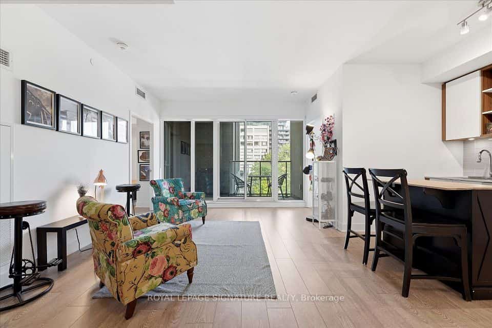 543 Richmond Street W #415, Toronto, ON M5V 0W9
