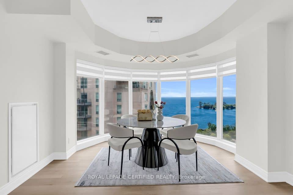 2111 Lake Shore Boulevard W, Toronto