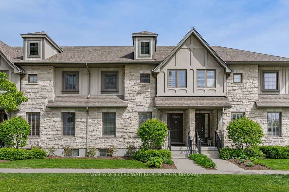 635 Saginaw Parkway #35, Cambridge, ON N1T 0C1