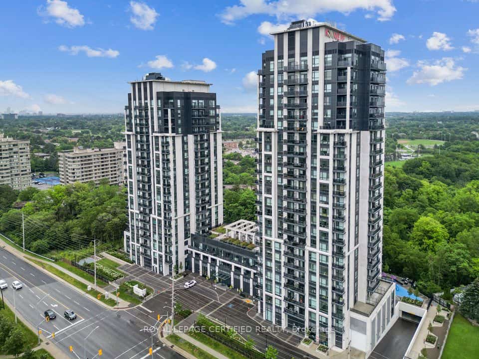 202 Burnhamthorpe Road E #1803, Mississauga, ON L5A 4L4