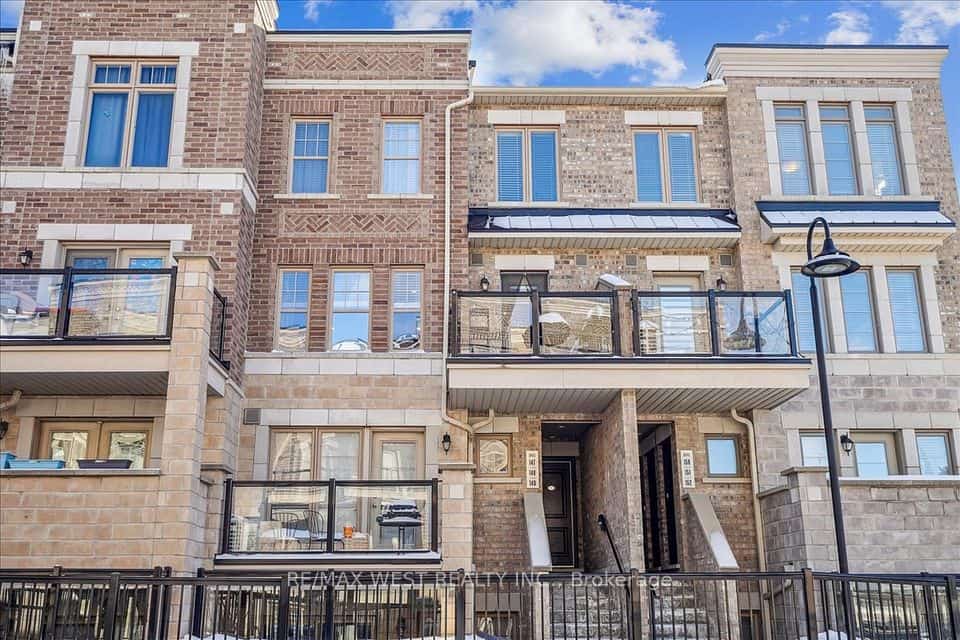 80 Parrotta Drive #148, Toronto, ON M9M 0E6