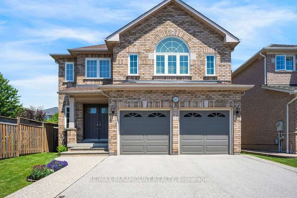 6407 Ormindale Way, Mississauga, ON L5V 1J3