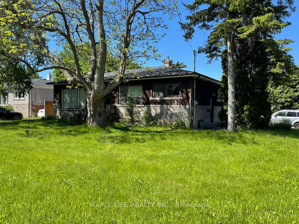 147 Earlton Road, Toronto, ON M1T 2R8