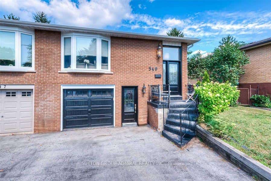 349 Enfield Road, Burlington, ON L7T 4E7