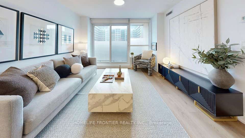 Royal Gardens Condos, Richmond Hill